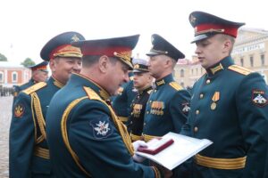 Заместитель министра обороны генерал армии Дмитрий БУЛГАКОВ на выпуске офицеров академии (2019 год).