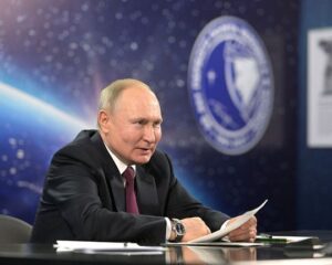 Владимир Путин: Соответствовать той высоте, которую задали первопроходцы космоса.