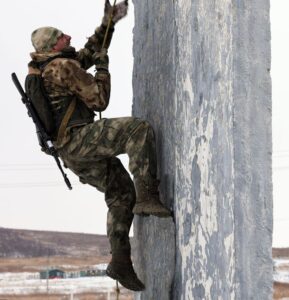 Воины этой профессии подготовлены всесторонне.
