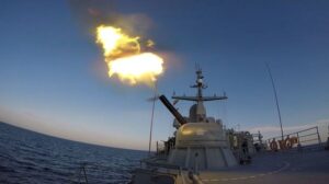Обстановку приближали к боевой.