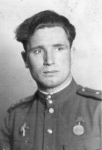 Виктор Михайлович в годы войны.