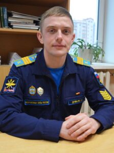 Сержант Сергей ДУМЬЯК в гостях у редакции газеты академии «Патриот».