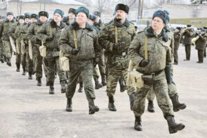 Постигают азы армейской науки.