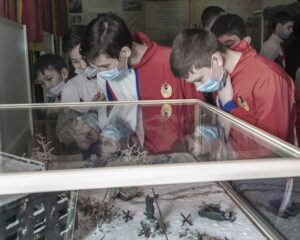 В музее железнодорожной бригады.