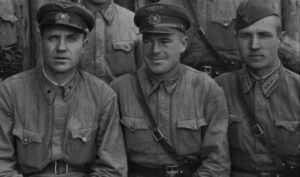 Слева направо: Зелих Глазунов, Константин Журбаев, Василий Шестёркин.