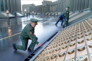 Мощные Вооружённые Силы необходимы России по определению