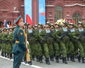 Большая честь – пройти по главной площади России.
