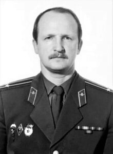 Подполковник Виктор Ананьев.
