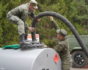 Специалисты тыла «крылатой пехоты» настроены на победу.