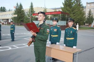Принятие военной присяги первокурсниками ОАБИИ.