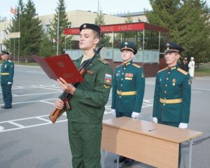 Принятие военной присяги первокурсниками ОАБИИ.