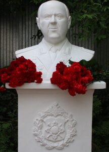 Открыт бюст генерал-майору Терехову