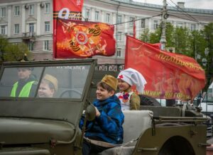 Поезд агитационно-пропагандистской акции «Мы – армия страны! Мы – армия народа» за майские праздники сделал остановки в Петрозаводске, Твери, Ярославле, Нижнем Новгороде, Владимире, Туле и Воронеже.