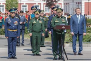 Первый выпуск под историческим знаменем