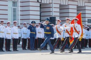 Первый выпуск под историческим знаменем