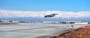 В ближайшие недели американские военнослужащие покинут авиабазу Баграм (северо-западнее Кабула),
с которой ВВС США осуществляли поддержку подразделений Афганской национальной армии.
