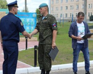 Спасти детей из разбушевавшегося пламени удалось благодаря отваге и чётким действиям очевидцев. В их числе был и десантник.