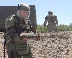 Неусыпный контроль в зоне ответственности миротворцев.