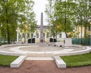 Выпускники Ленинградского ВОКУ верны традициям