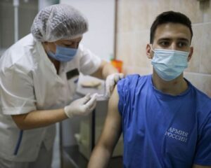 Вакцинация – кратчайший путь к победе над COVID-19.