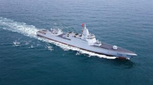 Эсминец проекта 055 «Наньчан» в море.