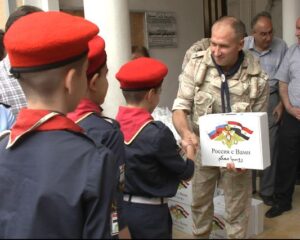 Российские военнослужащие оказали помощь жителям Эль-Камышлы