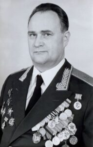 Лев Страхов