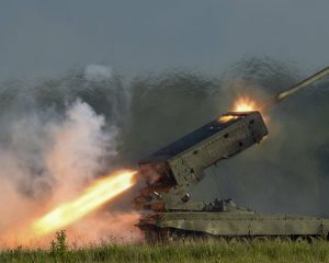 Огонь из «Солнцепёков» в непроглядном дыму.