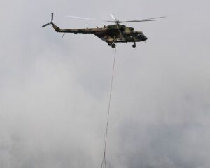 Российские вертолётчики потушили пожар в Латакии.