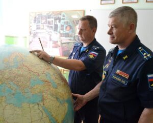 Весь мир под крылом самолёта.