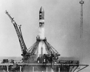 Старт «Востока-1».