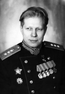Генерал-полковник Д.Ф. Устинов.