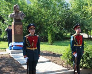 Гусар, поэт и славный партизан.
