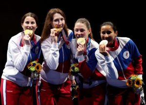 Женская сборная России по фехтованию на рапирах – чемпион Игр в Токио.