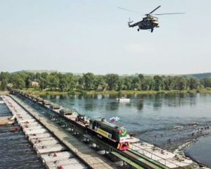 Соответствовать званию лидеров.