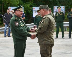 Армия соединяет берега оружейного края