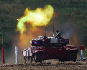 Обогнать наших танкистов никому не под силу!