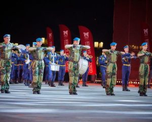 «Спасскую башню» будут приветствовать десантники.