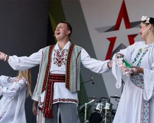«Армия культуры» на марше.