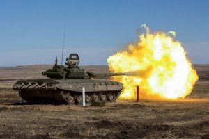 На маршах, на позициях, в учебных атаках