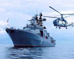 На маршах, на позициях, в учебных атаках