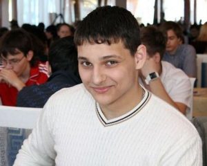 Гроссмейстер Александр ПРЕДКЕ.
