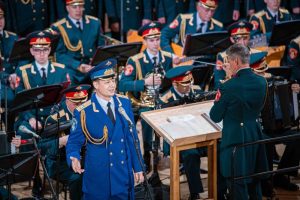 «Нам дороги эти позабыть нельзя…»