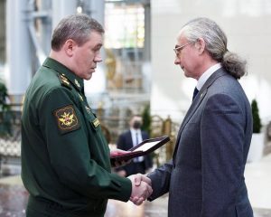 Память о подвигах вечна.