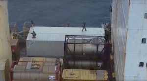 Моряки-североморцы спасли «Люцию» от пиратов