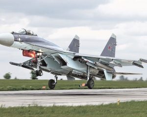 На маршах, на позициях, в учебных атаках.