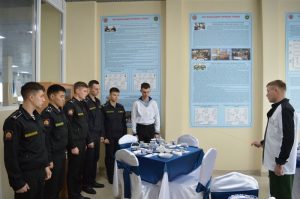 Практическое выполнение вопроса по сервировке столов (банкетного, чайного, кофейного).