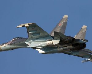 На маршах, на позициях, в учебных атаках.