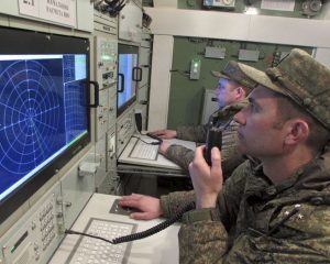 В обстановке, приближенной к боевой