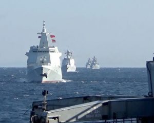 Курсом через Сангарский пролив